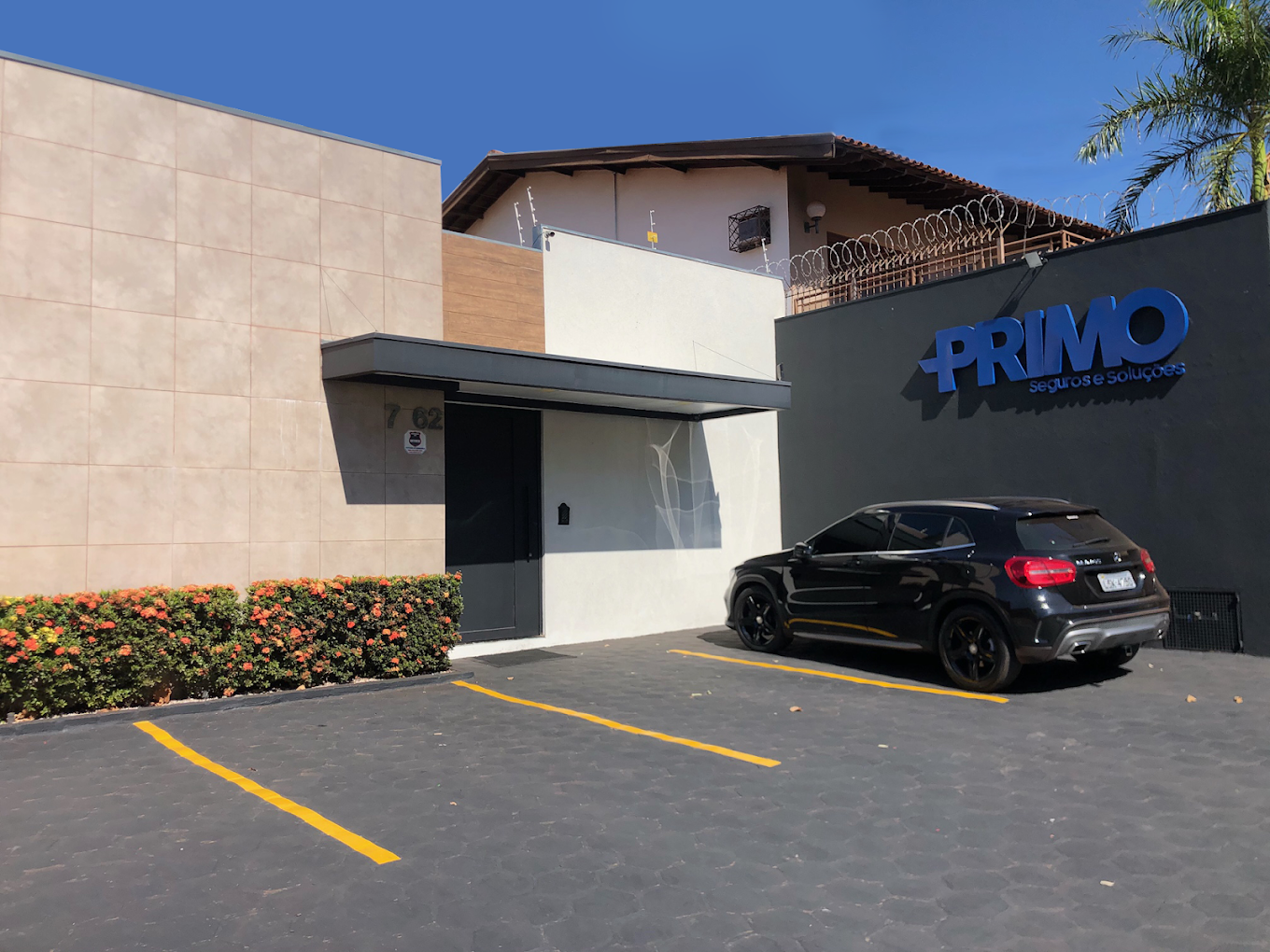 Fachada da Primo Seguros — entrada principal